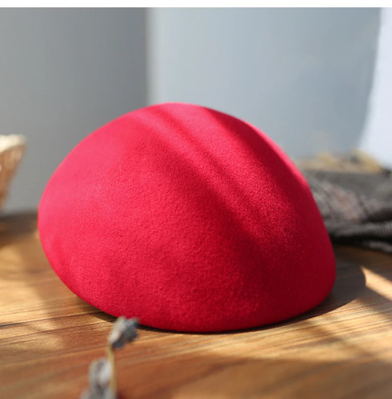 British Top Beret with Bow – Classic Elegance