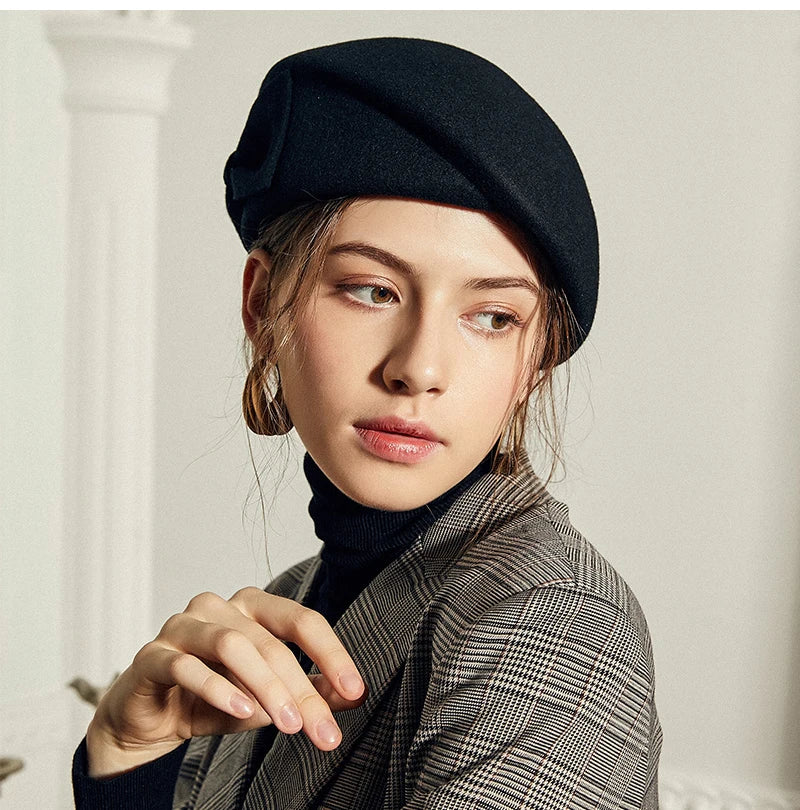 British Top Beret with Bow – Classic Elegance