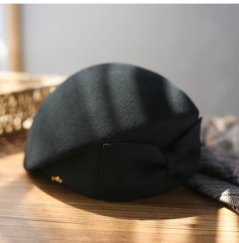 British Top Beret with Bow – Classic Elegance