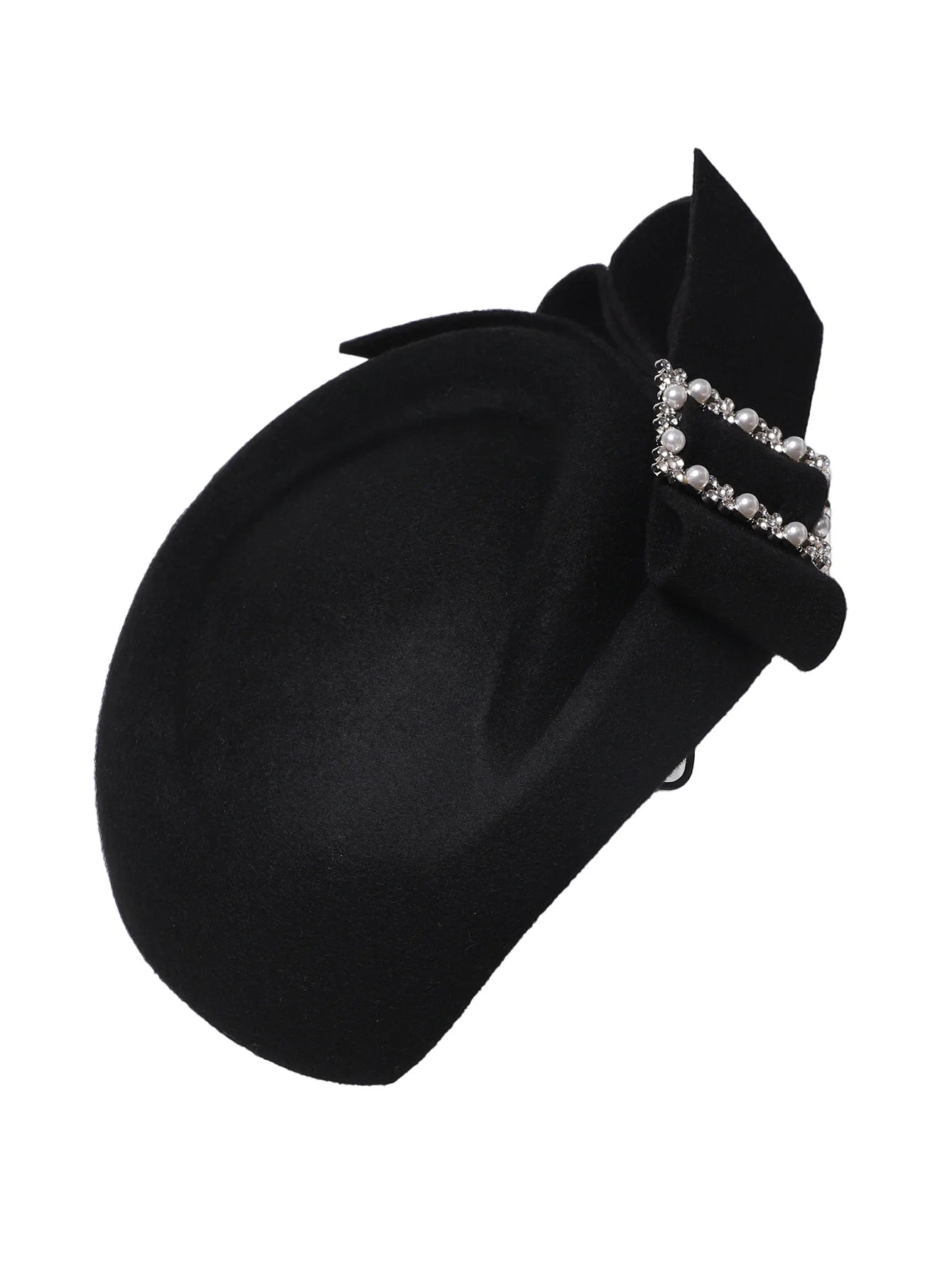 Elegant French Beret with Bow – Sophisticated Style