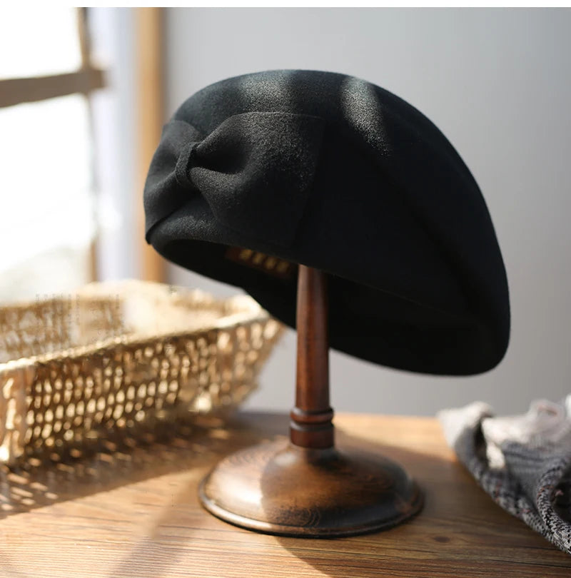 British Top Beret with Bow – Classic Elegance