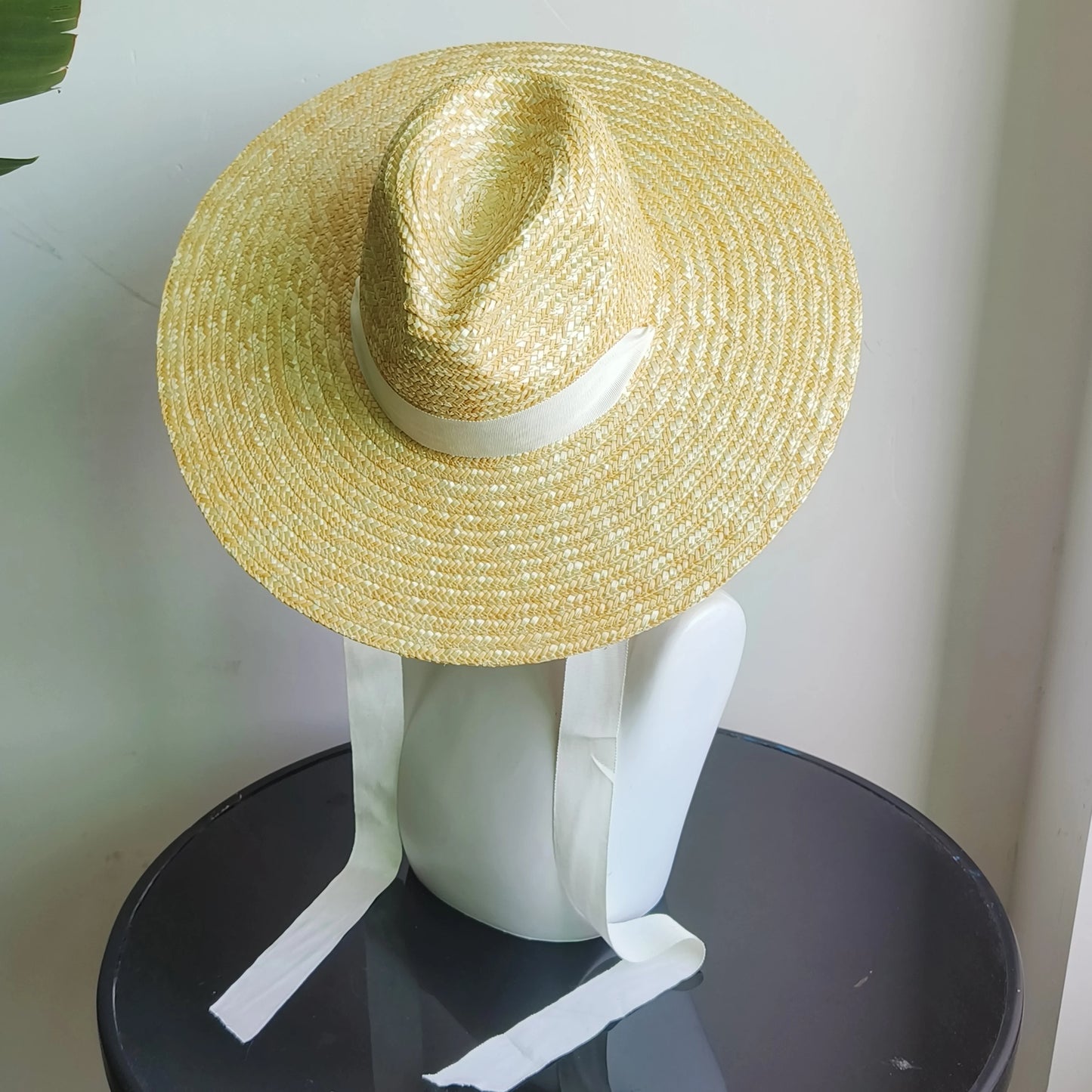 Chapéu de Palha Estilo Francês Hepburn – Aba Larga Flat Top Feminino Verão