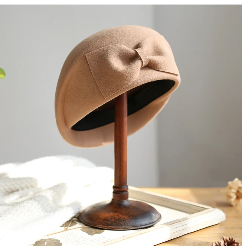 British Top Beret with Bow – Classic Elegance