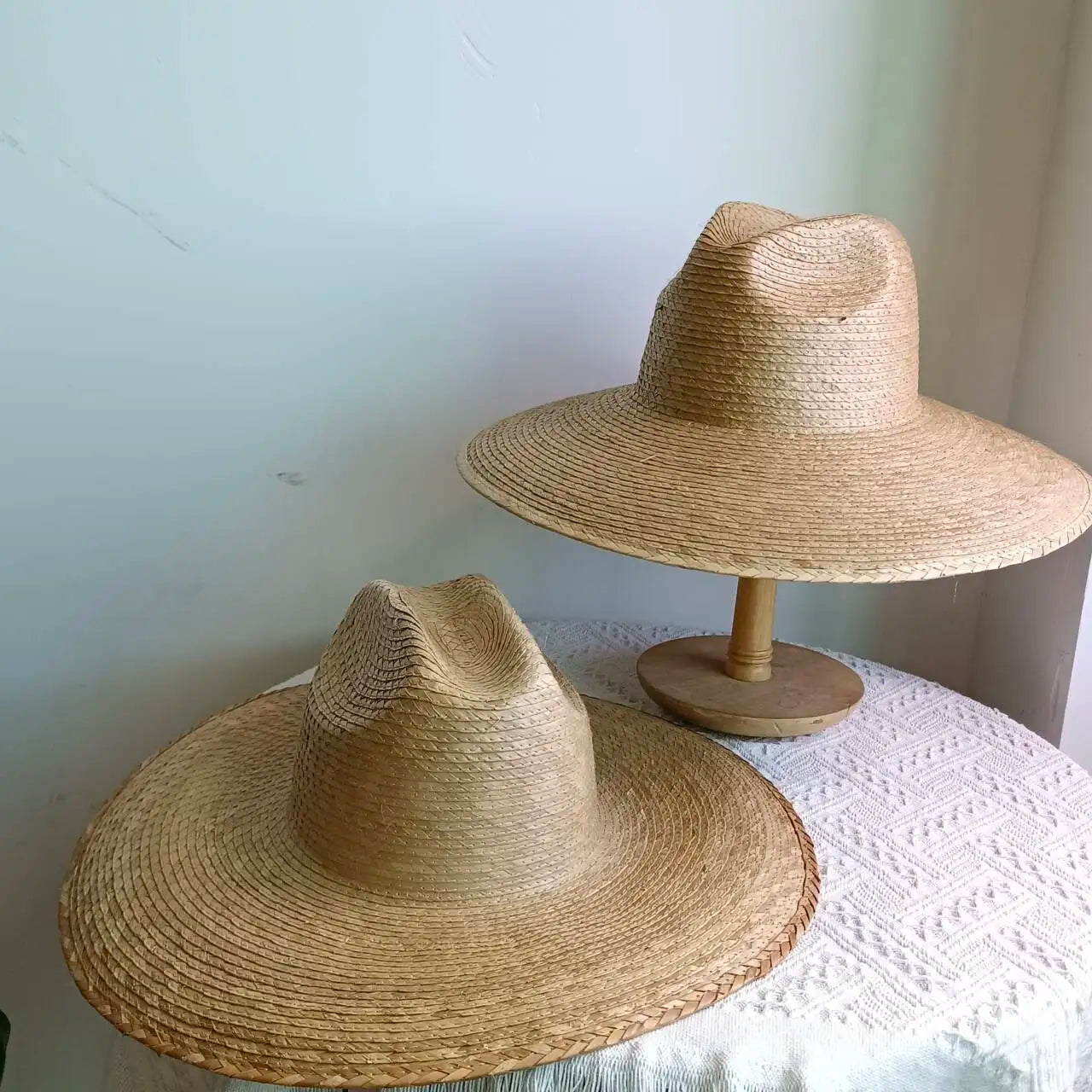 Chapéu de Folha de Palmeira Natural Tecido à Mão