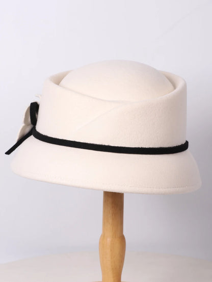 Chapéu Bowler com Flor e Laço – Elegância Formal