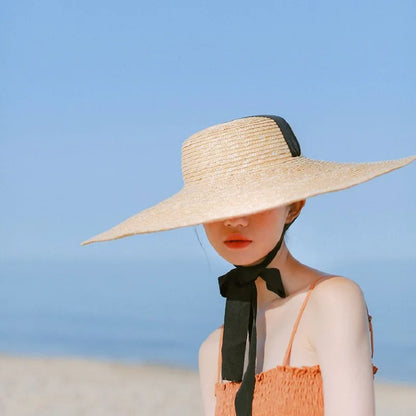 Chapéu de Sol de Palha Natural Aba Larga com Fita – Topo Plano Elegante Feminino