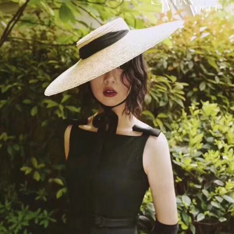 Chapéu de Sol de Palha Natural Aba Larga com Fita – Topo Plano Elegante Feminino