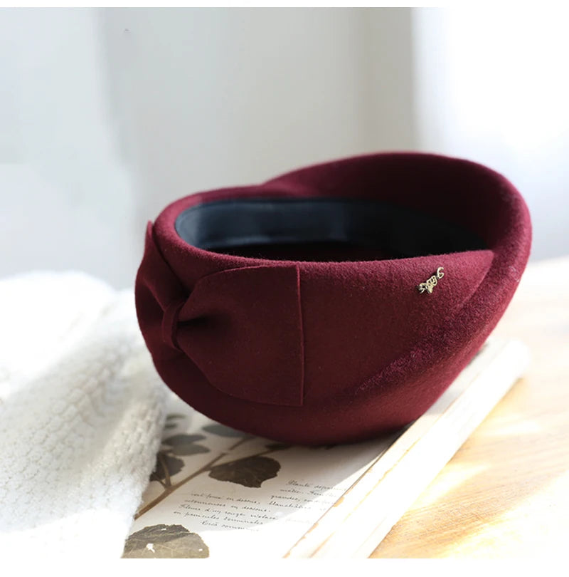 British Top Beret with Bow – Classic Elegance