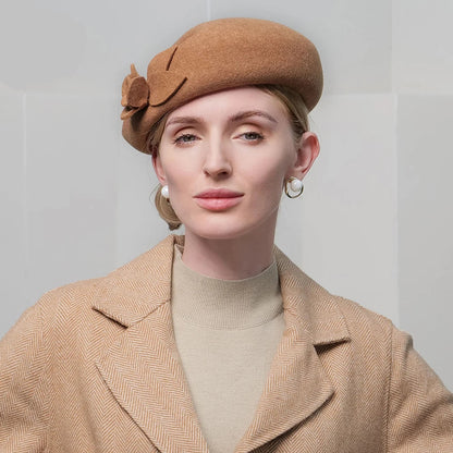 Fascinator Beret with Flower – Formal Elegance