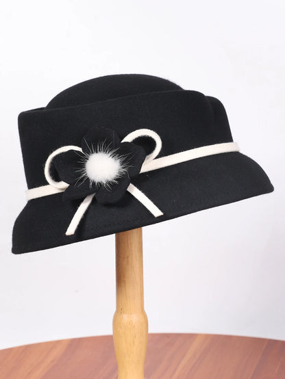Chapéu Bowler com Flor e Laço – Elegância Formal